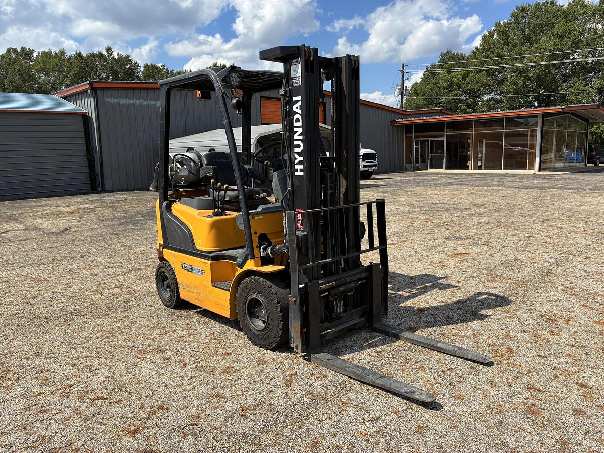 Used 2016 Hyundai 15LC-7M