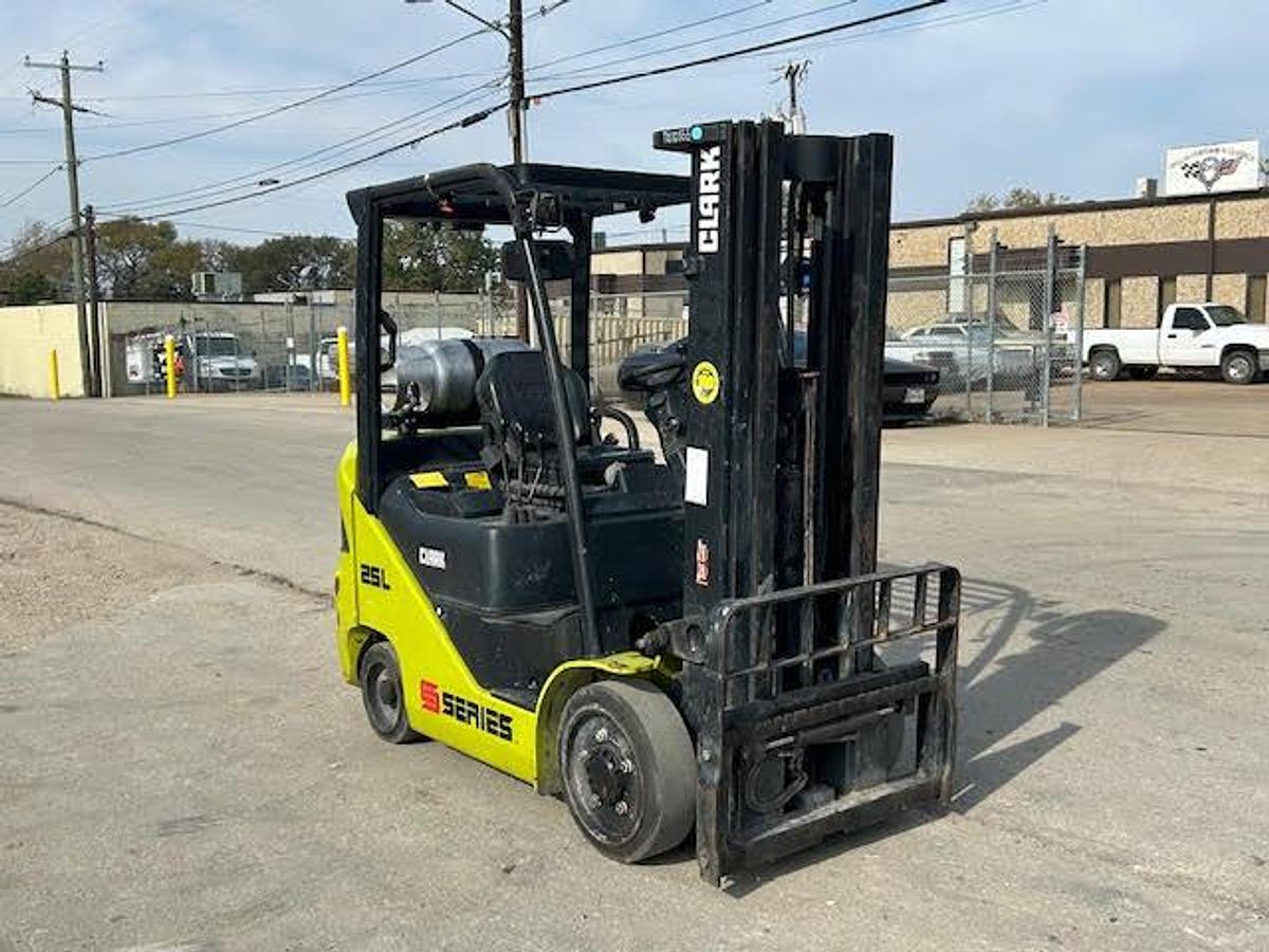 Used 2021 CLARK S25CL