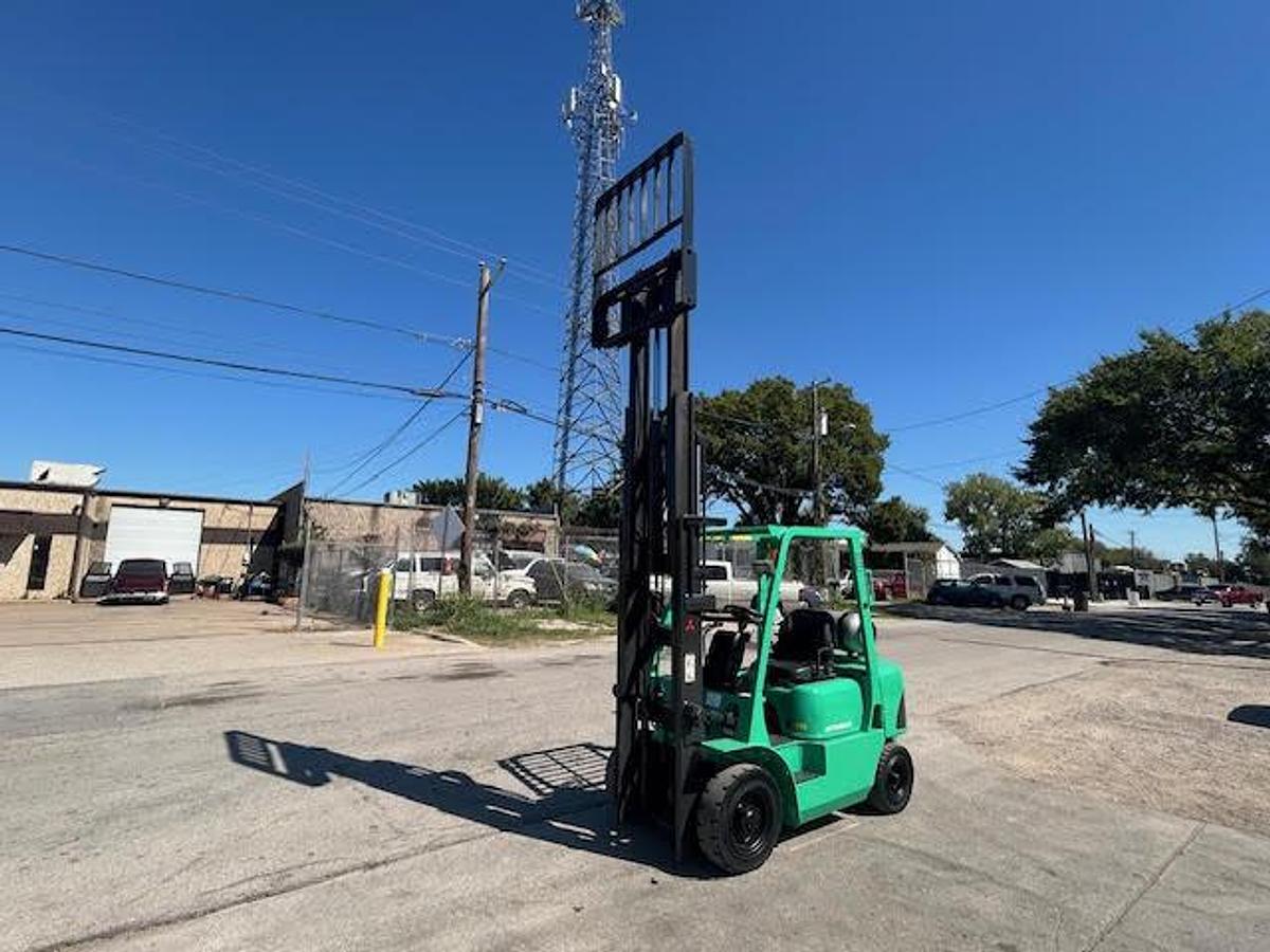 Used 2000 Mitsubishi FG25K