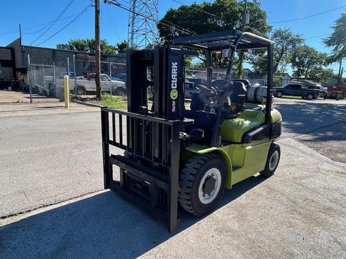 Used 2012 CLARK C40L