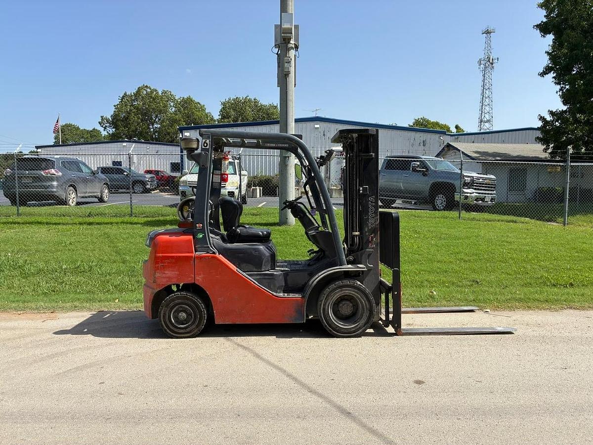 Used 2018 TOYOTA 8FGU25