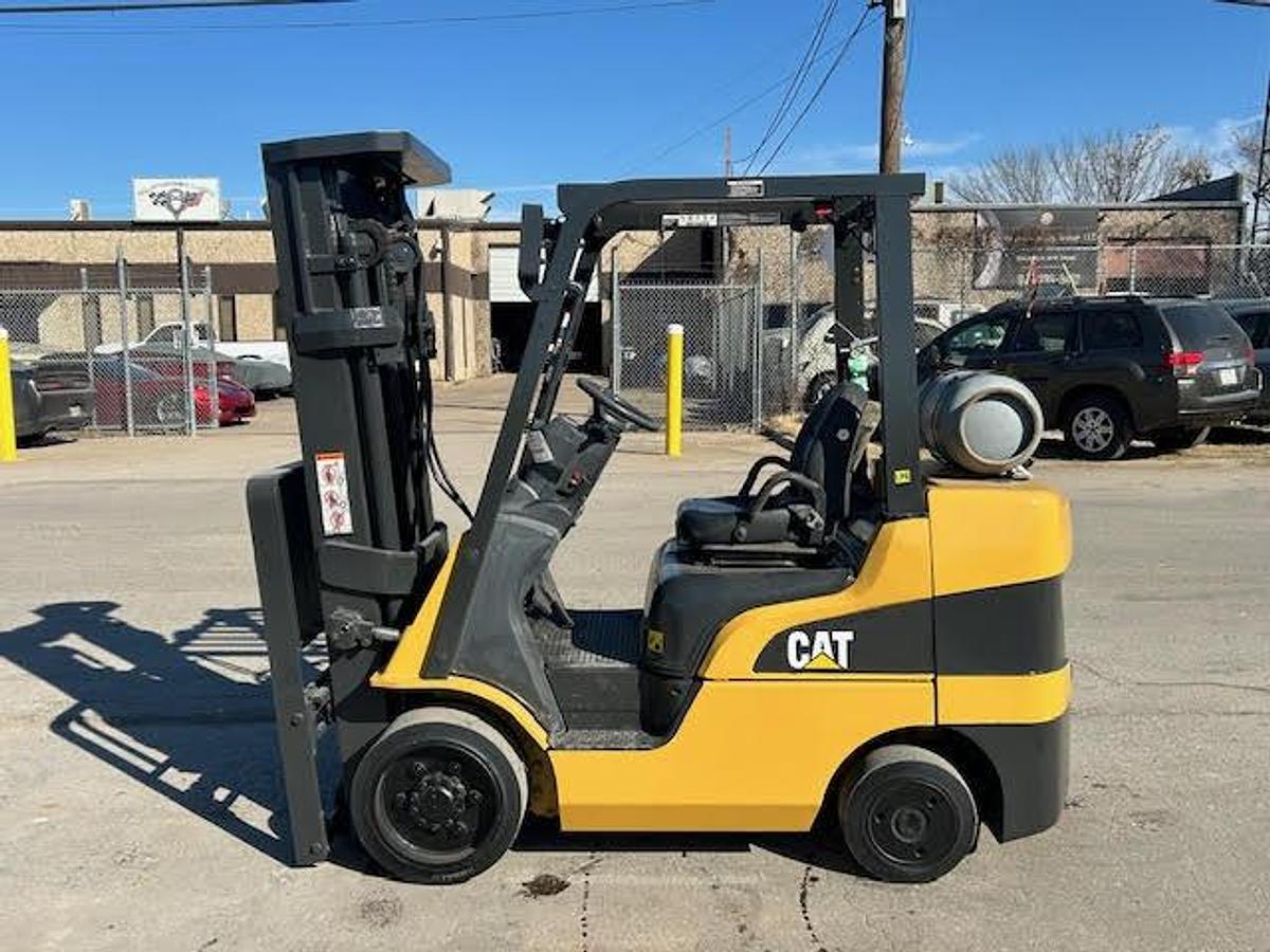 Used 2017 CAT 2C6000 6000LBS