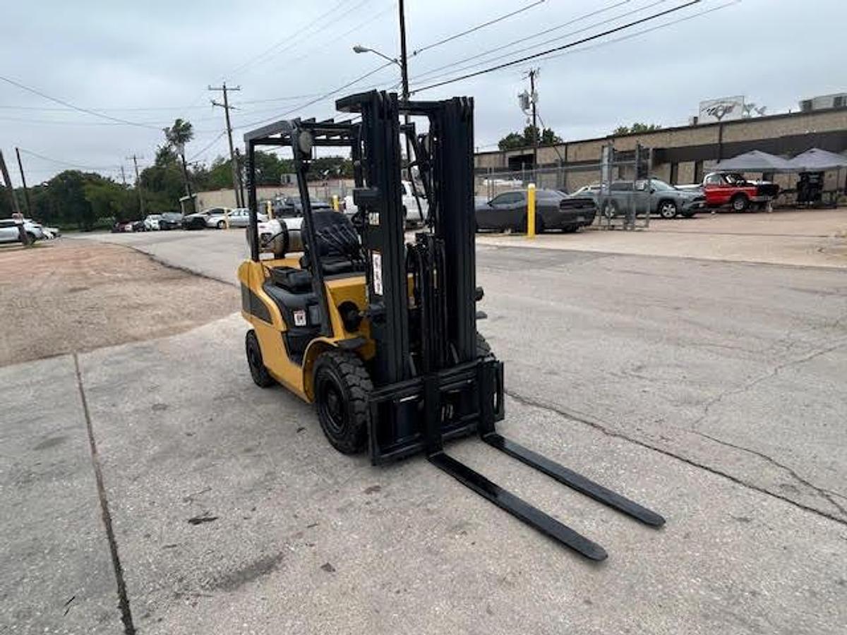 Used 2011 CAT 2P5000