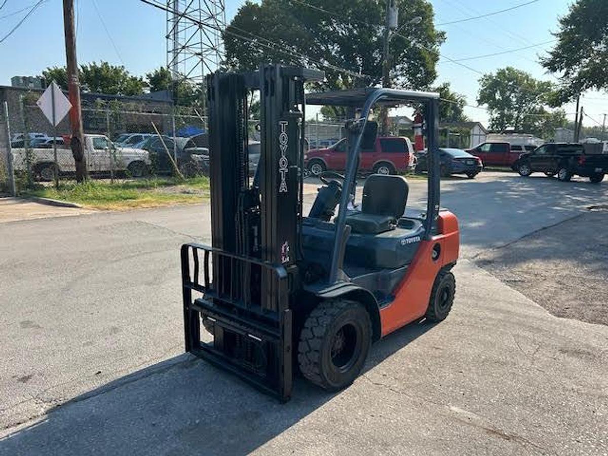 Used 2017 Toyota 8FDU25