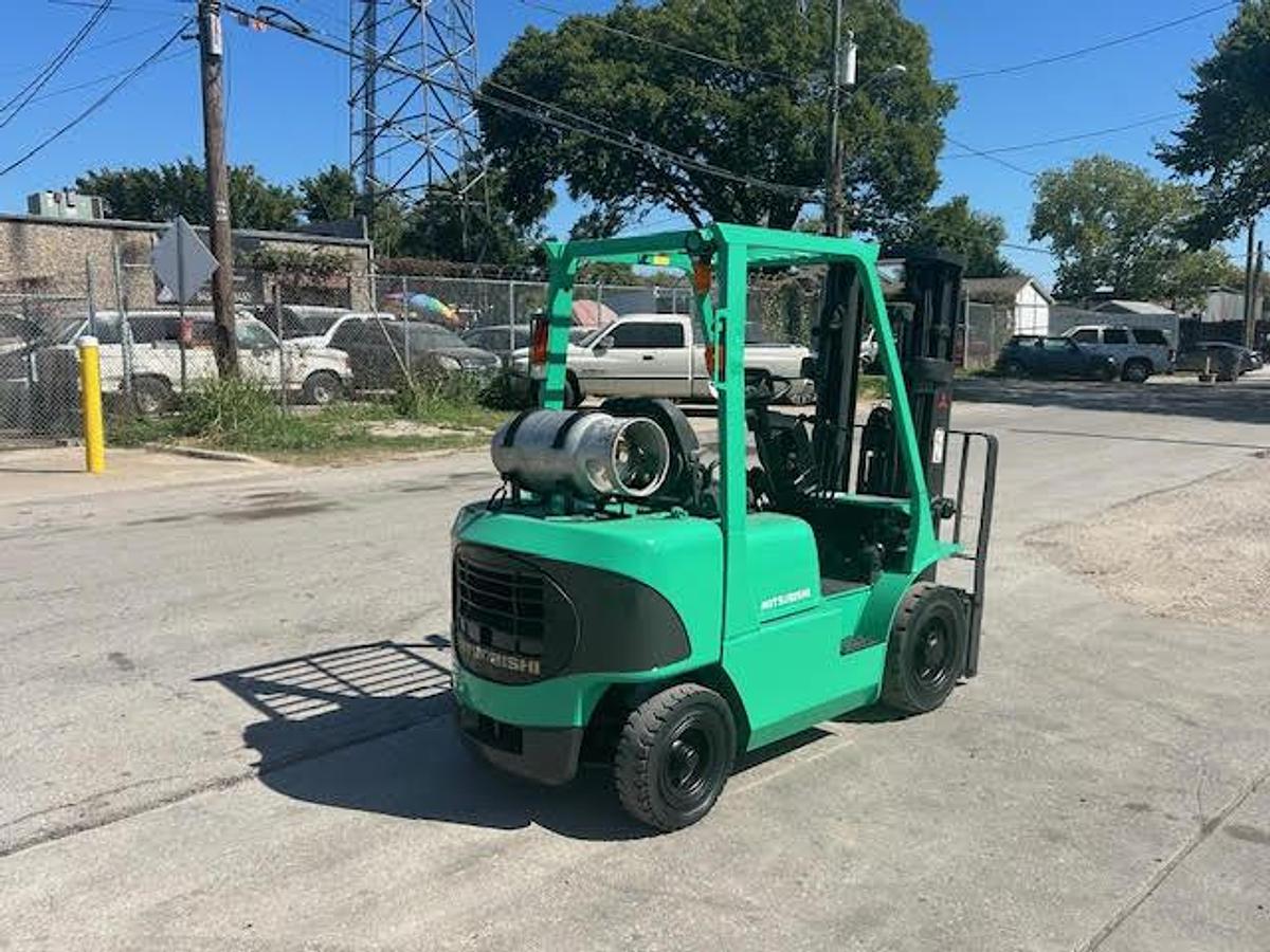 Used 2000 Mitsubishi FG25K