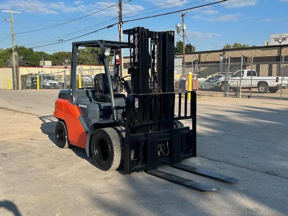 Used 2014 Toyota 8FD40U