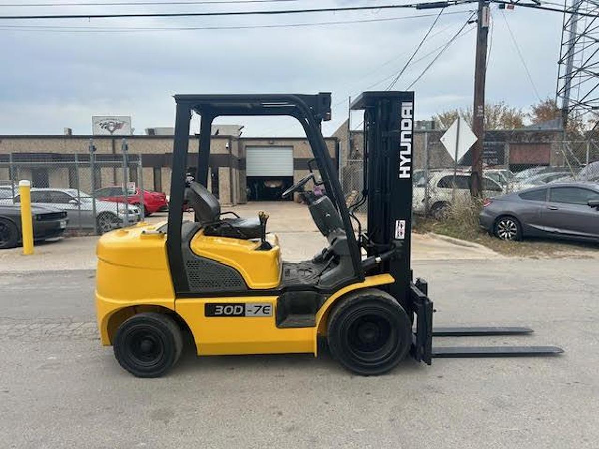 Used 2014 Hyundai 30D-7E