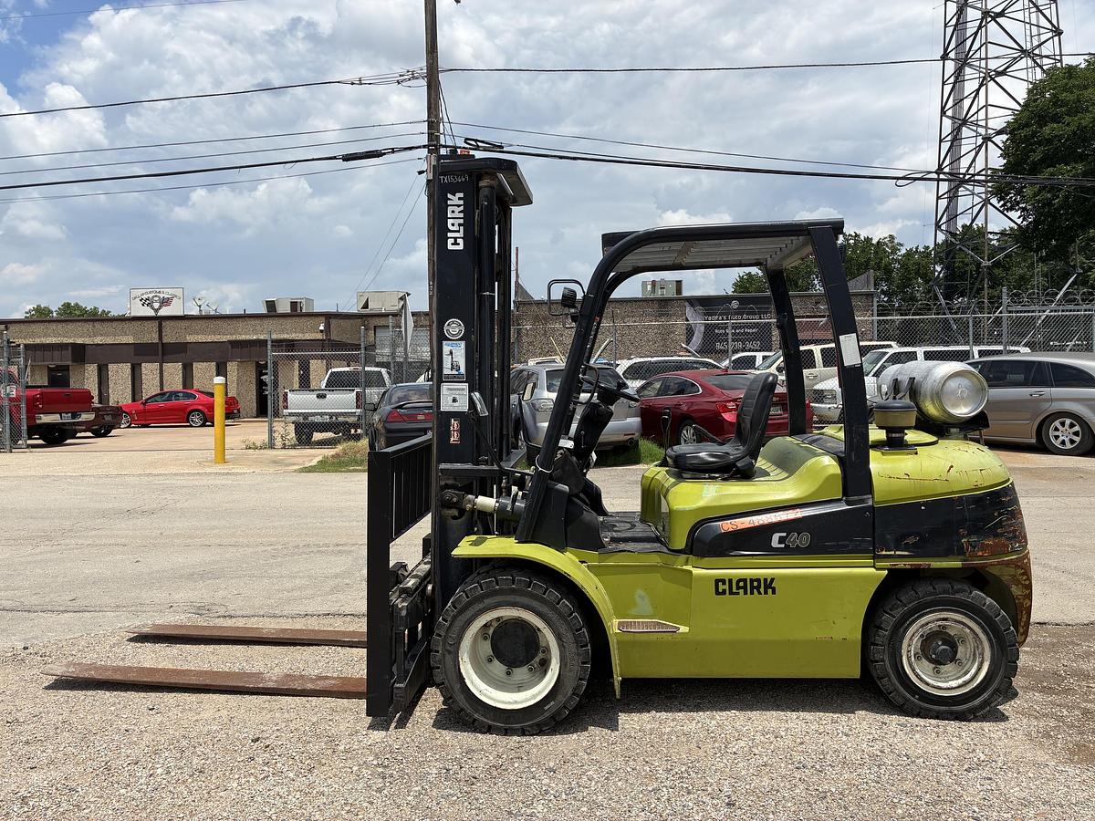 Used 2017 CLARK C40L 8000 LBS
