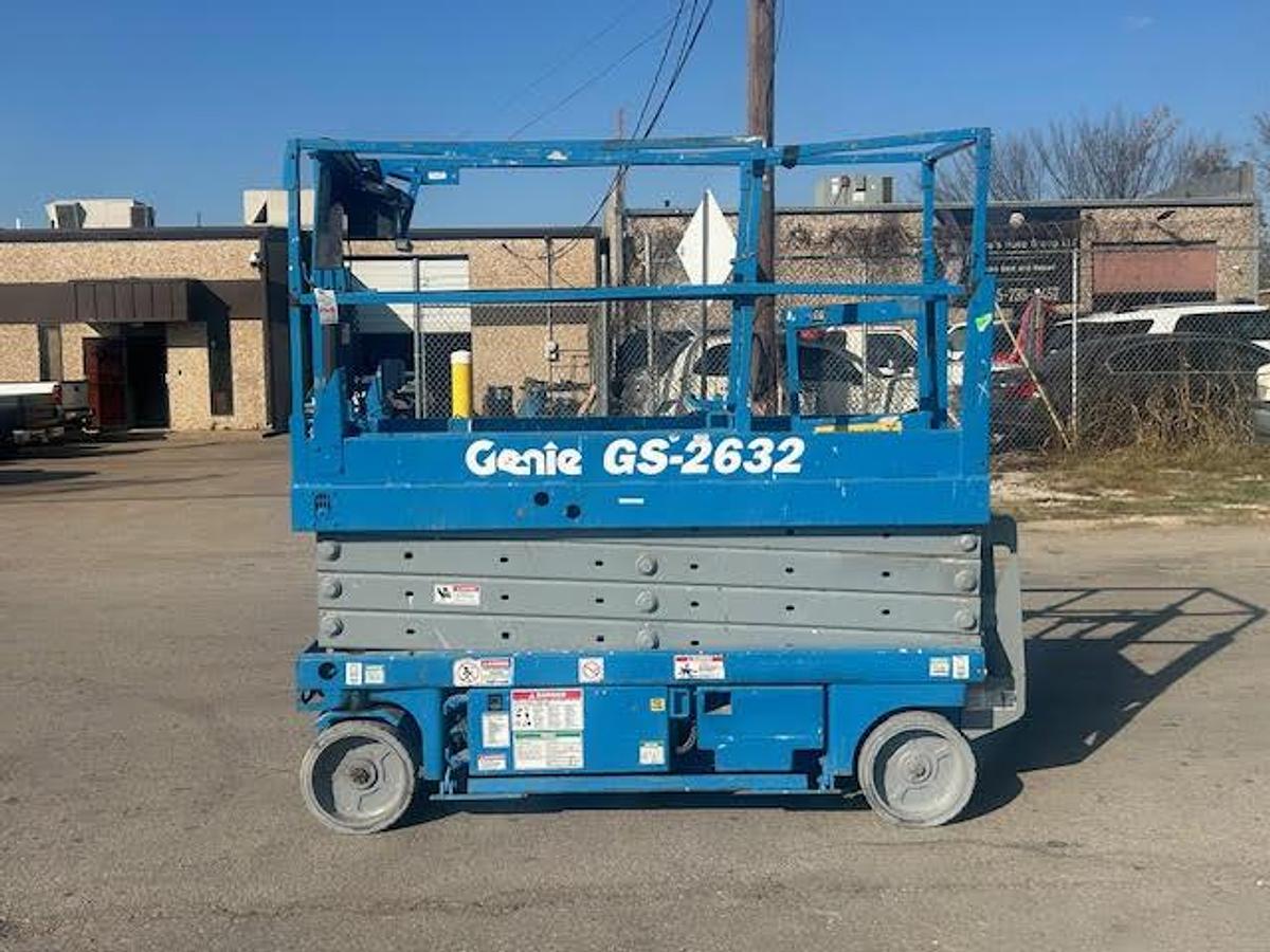 Used 2004 GENIE GS2632