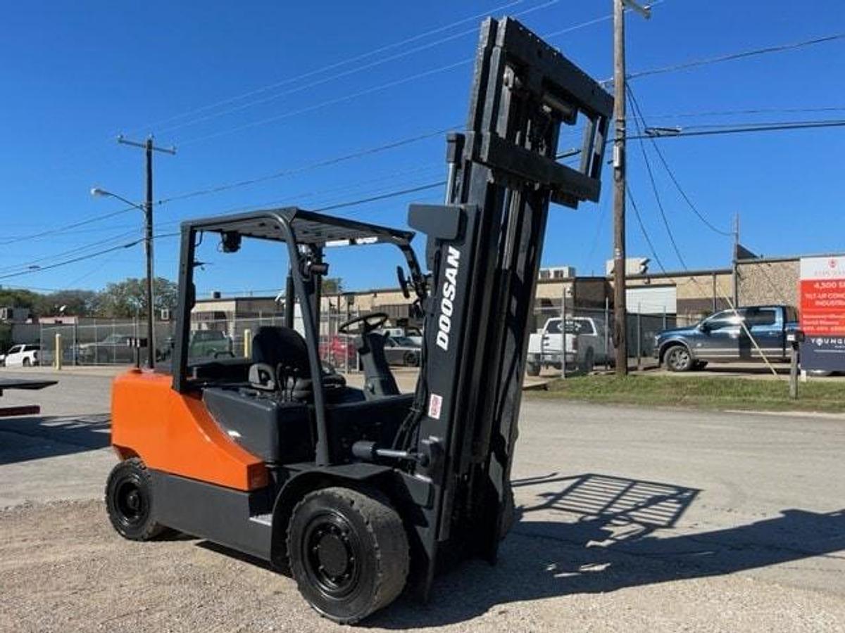Used 2015 Doosan D45S-7