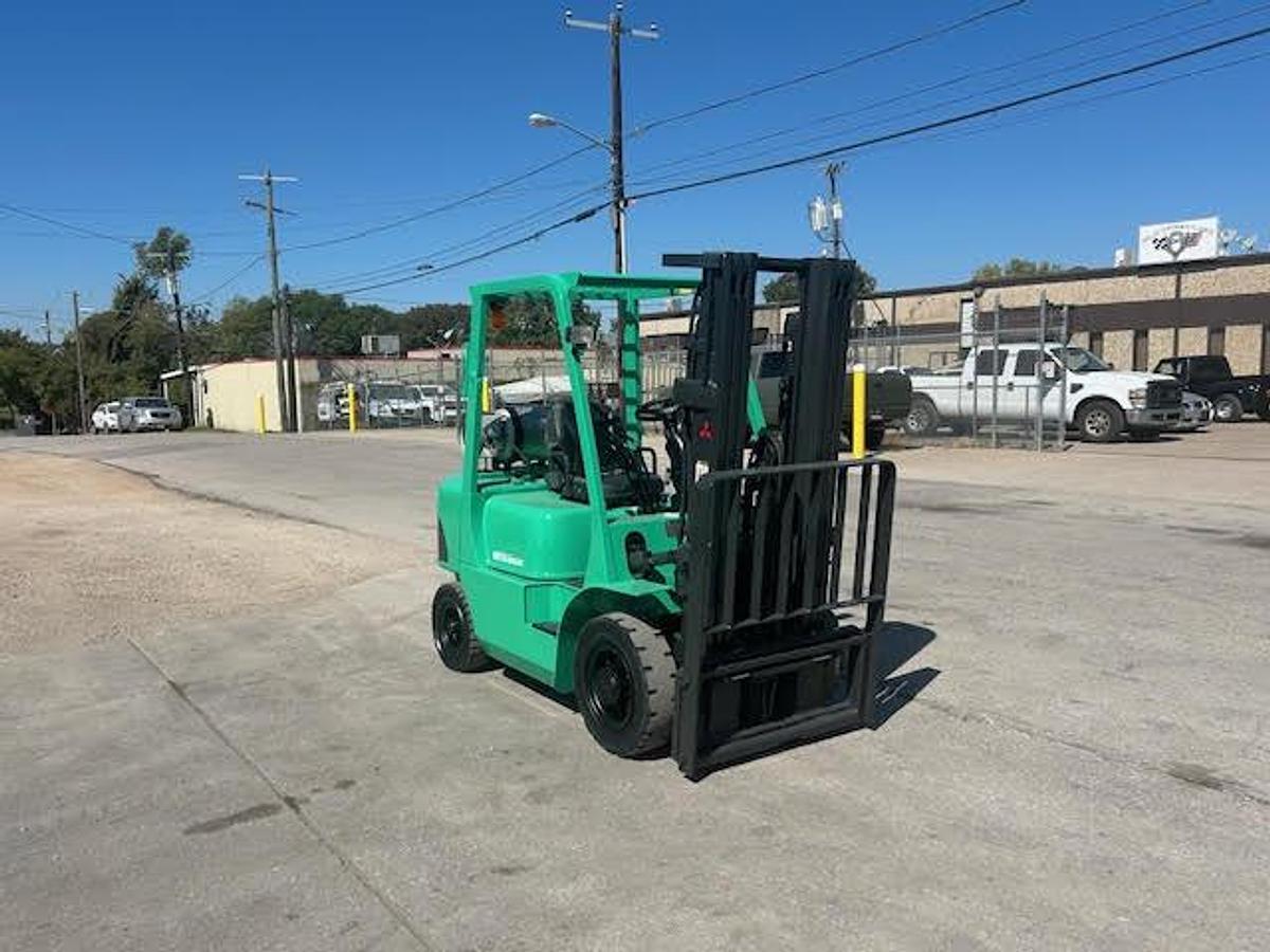 Used 2000 Mitsubishi FG25K