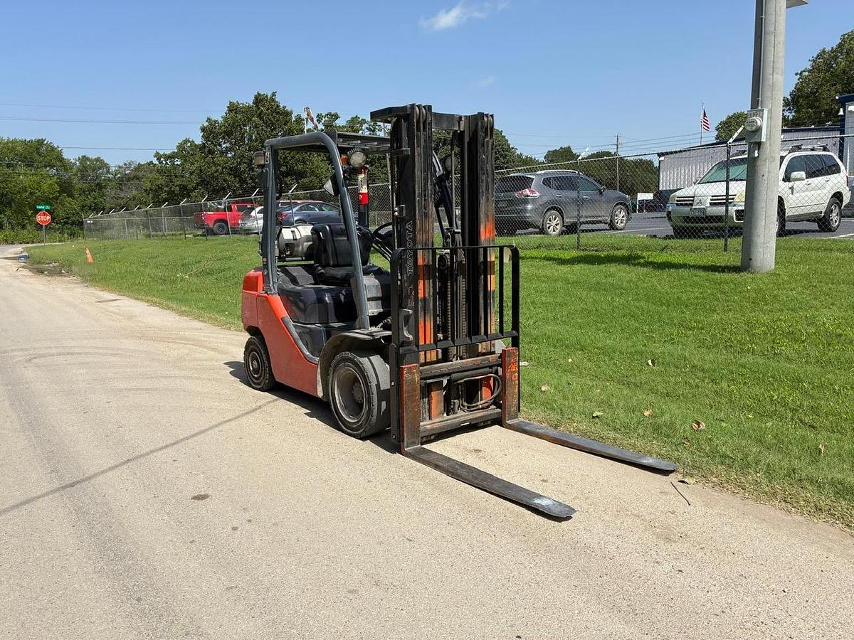 Used 2018 TOYOTA 8FGU25