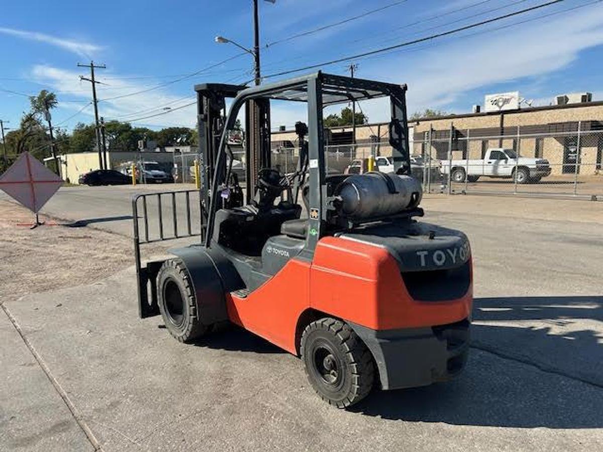 Used 2011 Toyota 8FGU30