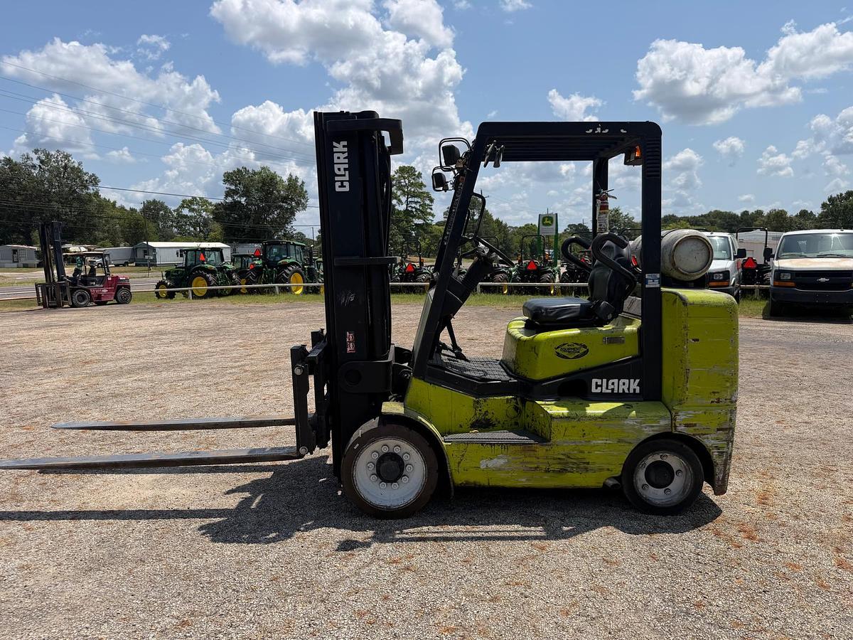 Used 2005 CLARK CGC40L