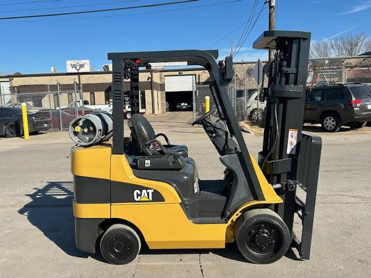 Used 2017 CAT 2C6000 6000LBS