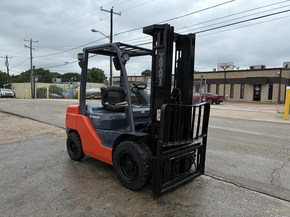 Used 2011 Toyota 8FDU30