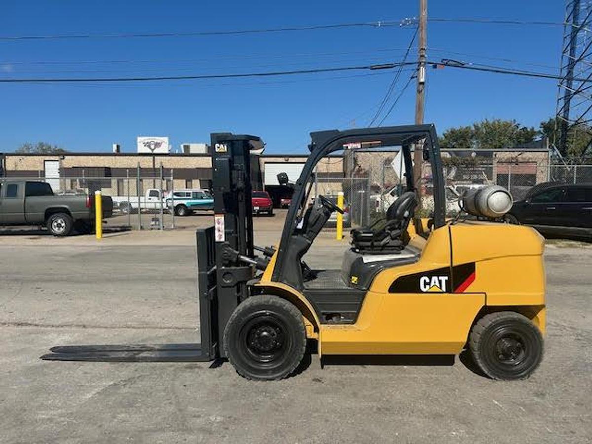 Used 2012 CAT P12000 NEWLY PAINTED