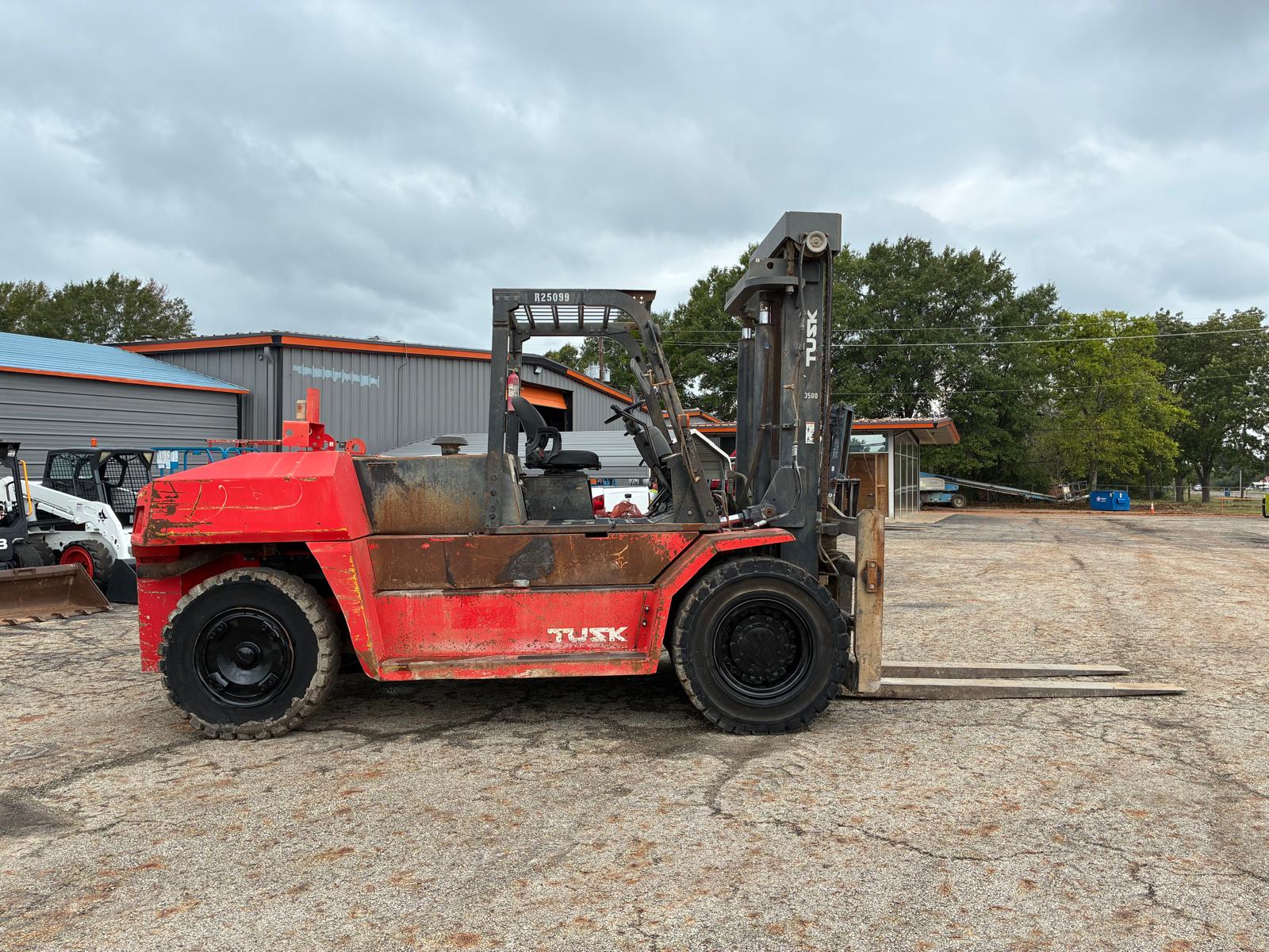 Used 2002 Tusk 3500PD-8