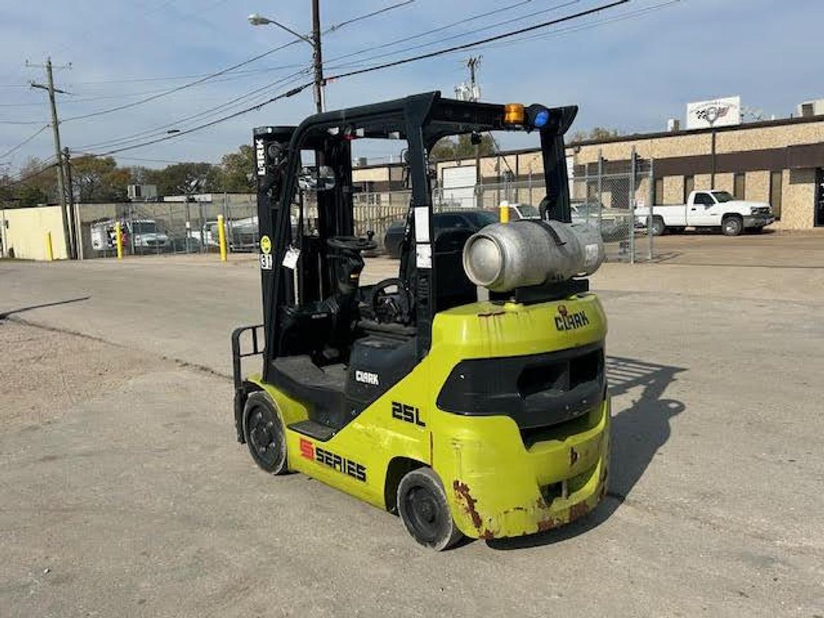 Used 2021 CLARK S25CL
