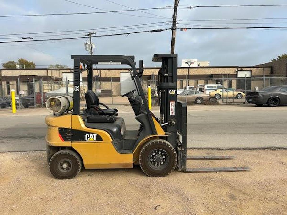 Used 2021 CAT GP25N 5000LBS