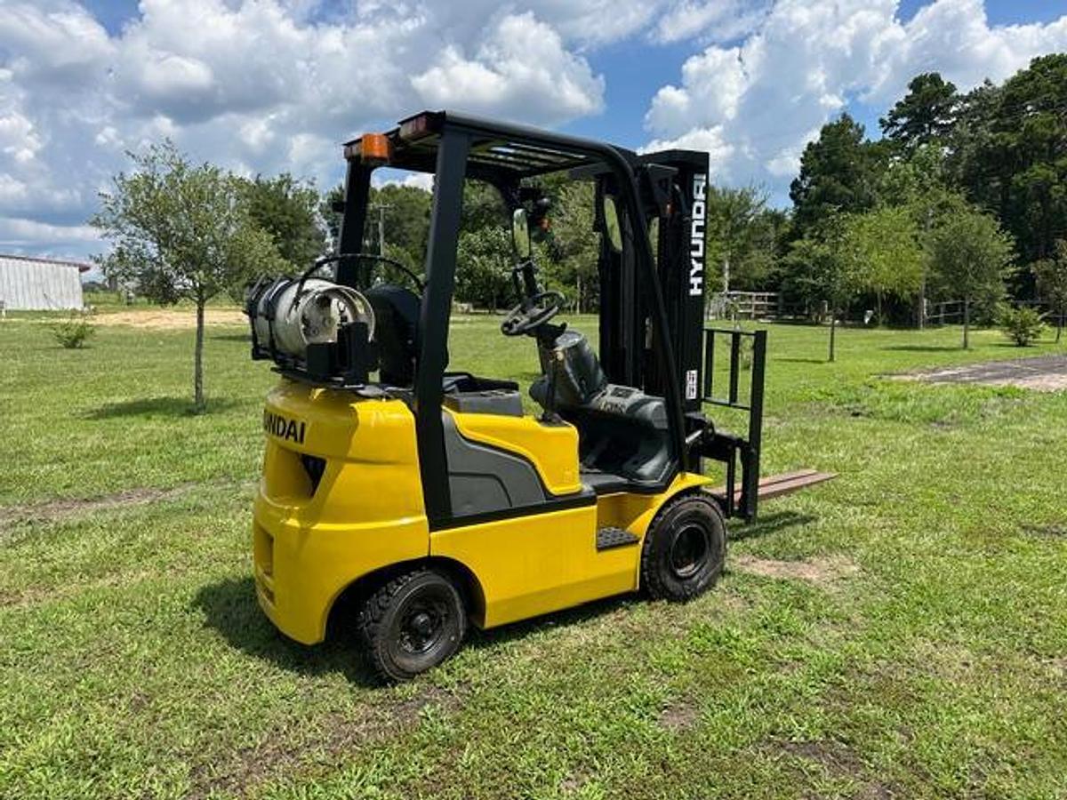 Used 2017 Hyundai 15L-7M