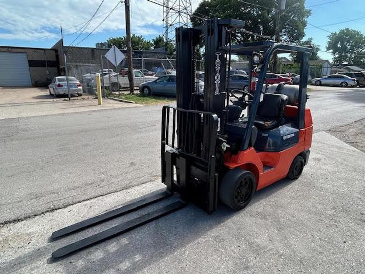 Used 2001 Toyota 7FGCU32