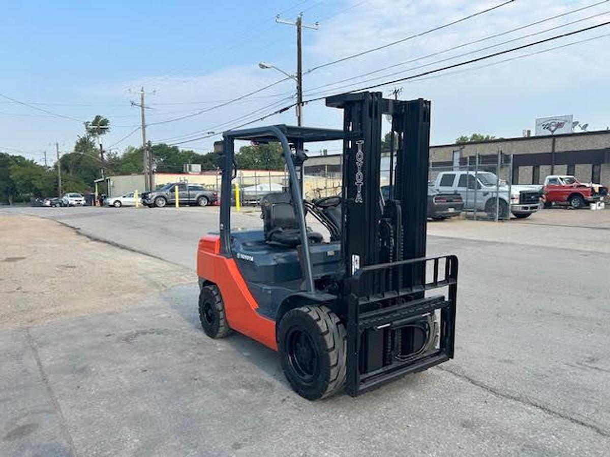 Used 2017 Toyota 8FGU30