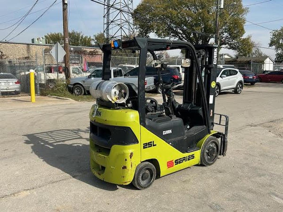 Used 2021 CLARK S25CL
