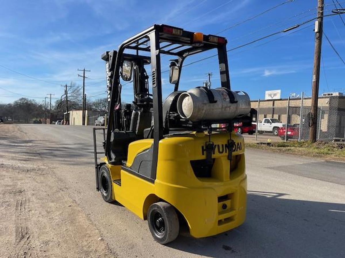 Used 2017 Hyundai 15L-7M