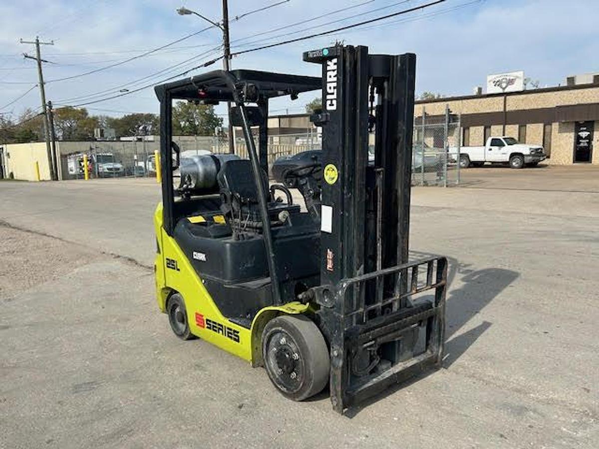 Used 2021 CLARK S25CL