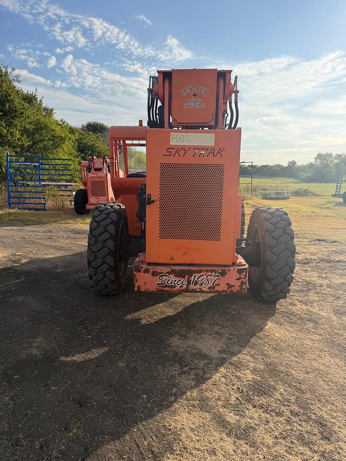 Used 2013 SKYTRACK 8042
