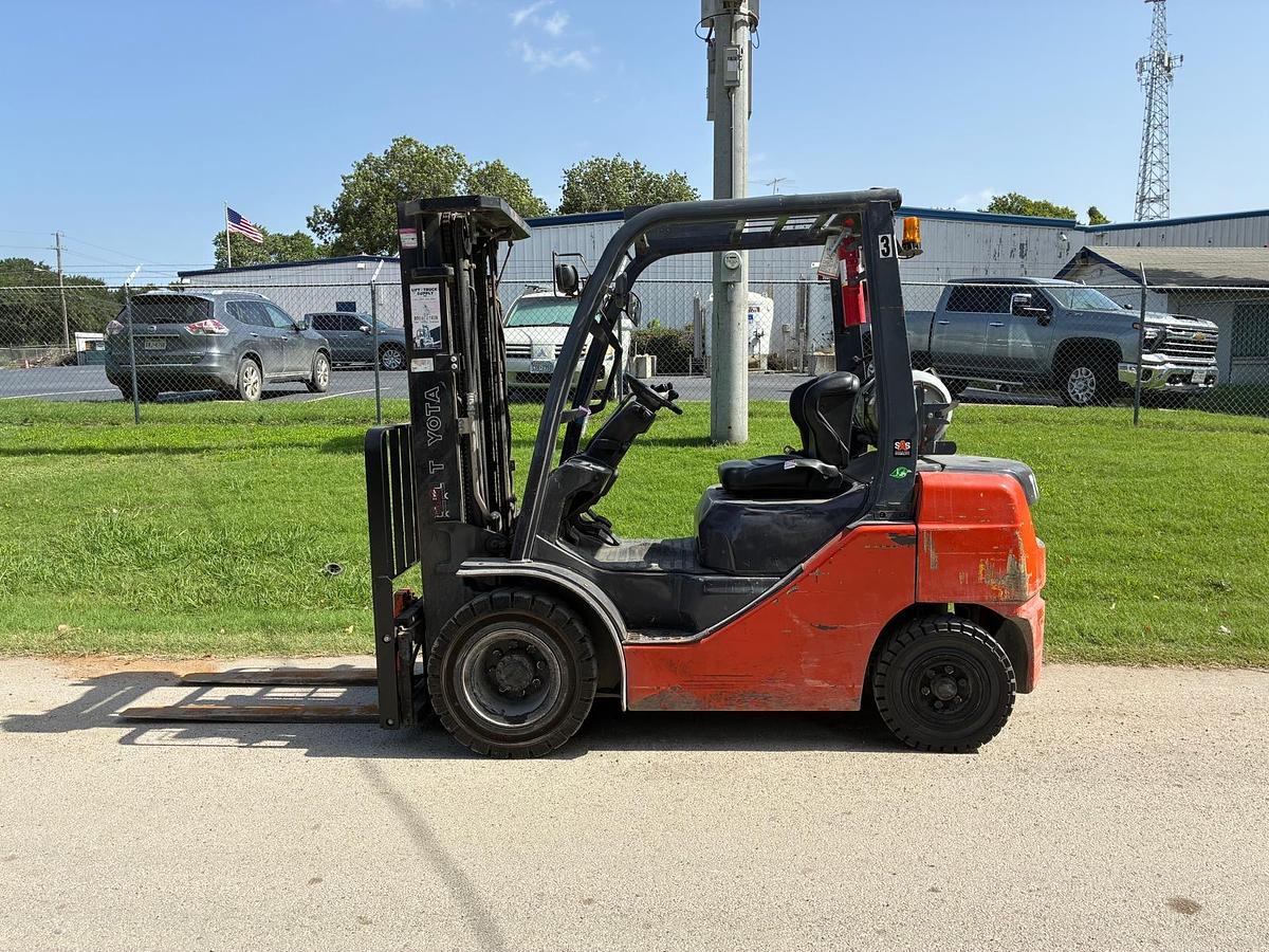 Used 2018 TOYOTA 8FGU25