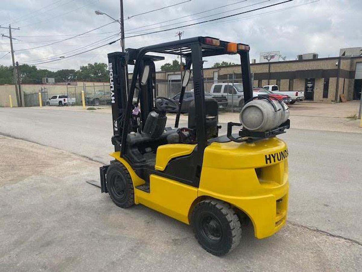 Used 2014 Hyundai 25L-7A