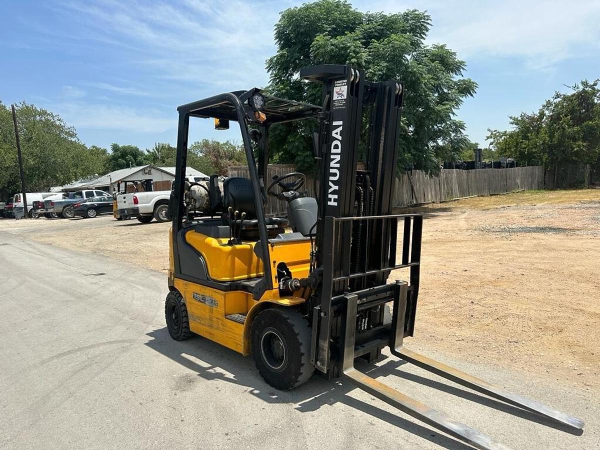 Used 2016 Hyundai 15LC-7M