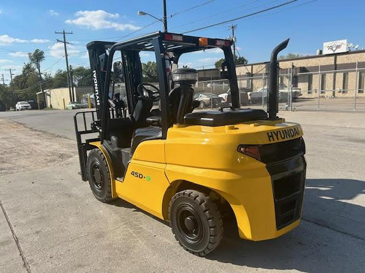 Used 2016 Hyundai 45D-9