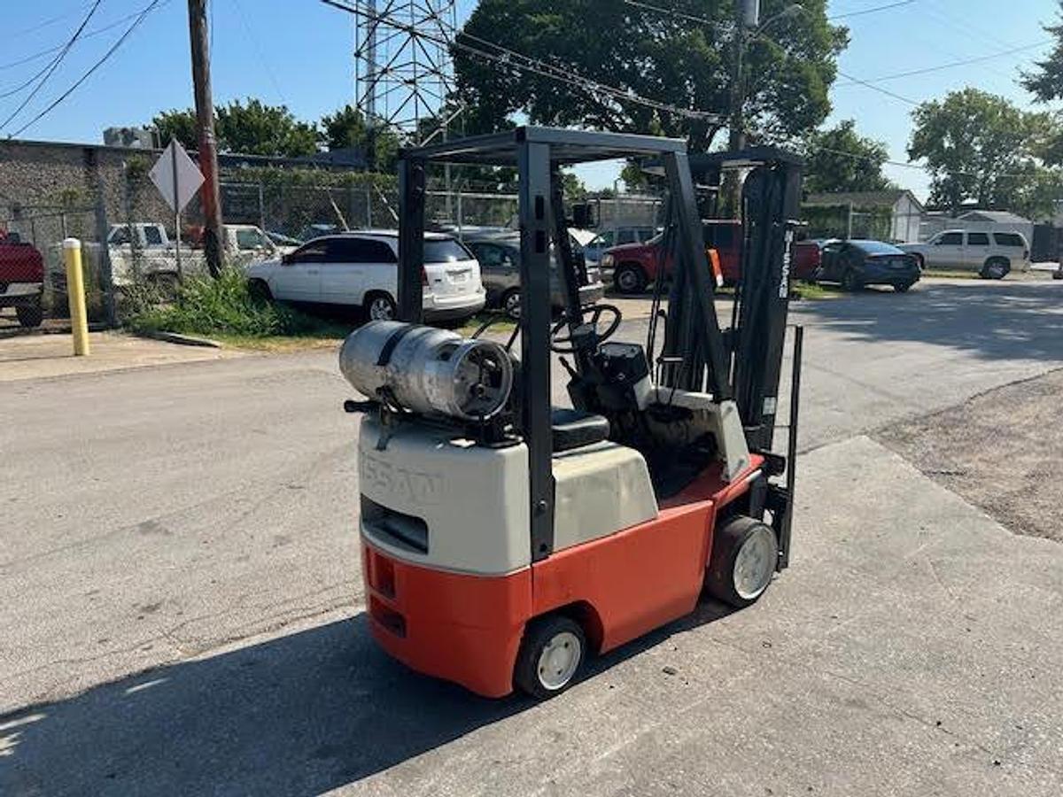 Used 2005 Nissan CPJ01A15PV