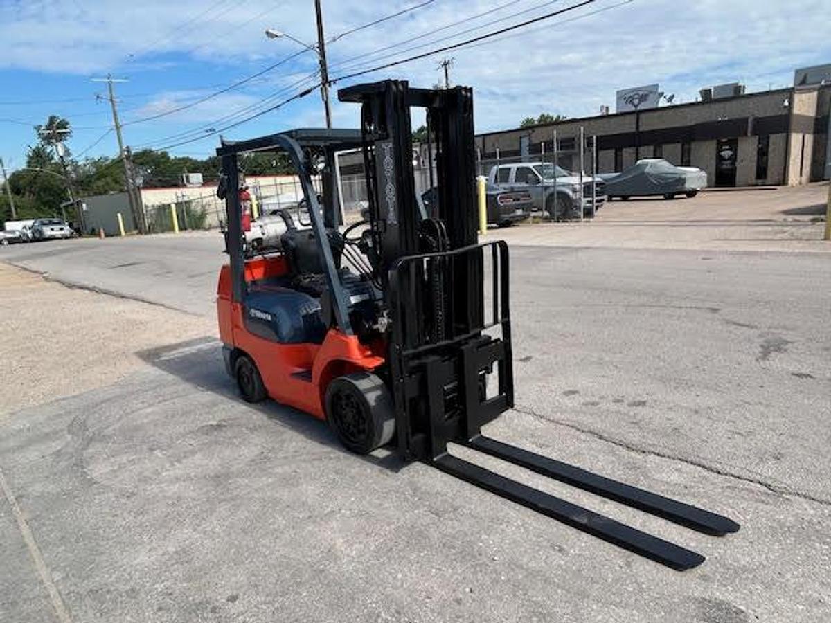 Used 2001 Toyota 7FGCU32