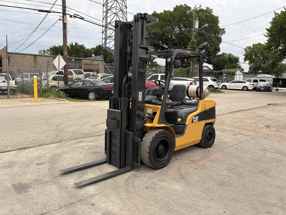 Used 2023 CAT GP35N5
