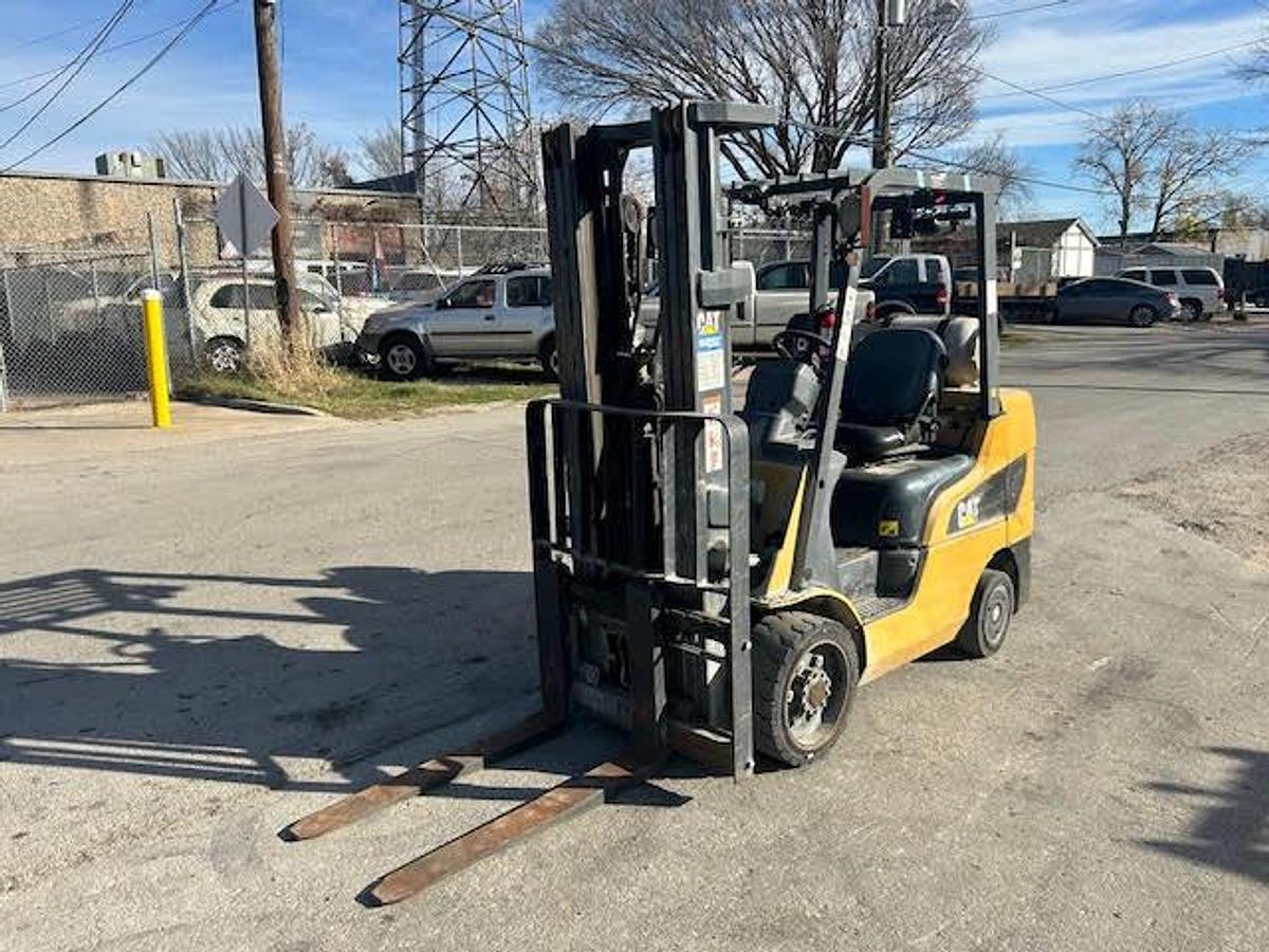 Used 2017 CAT 2C6000  6000LBS