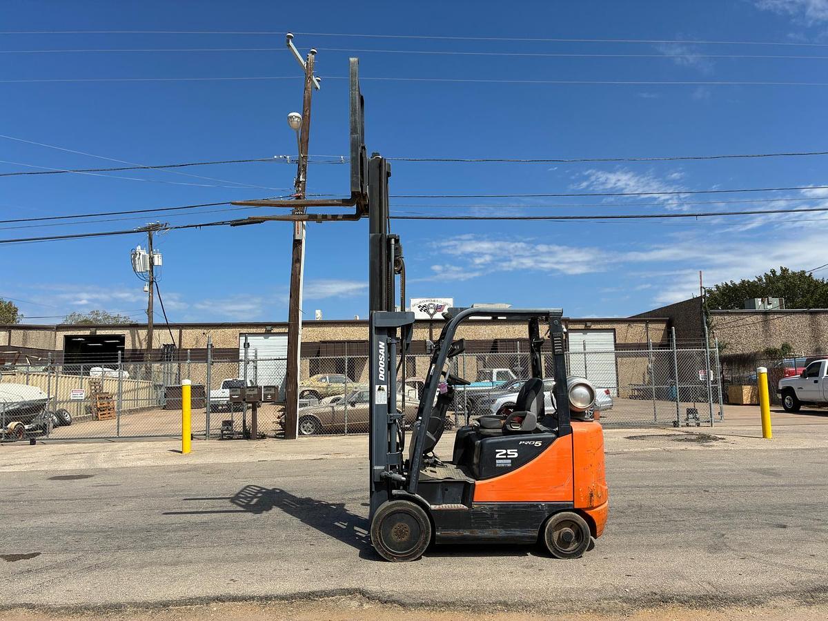Used 2012 Doosan GC25E-5