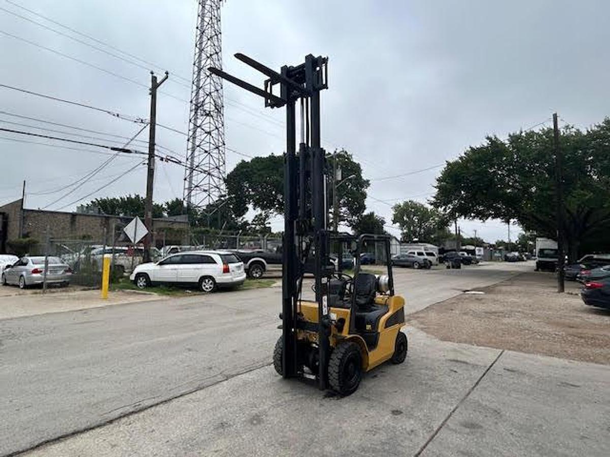 Used 2011 CAT 2P5000