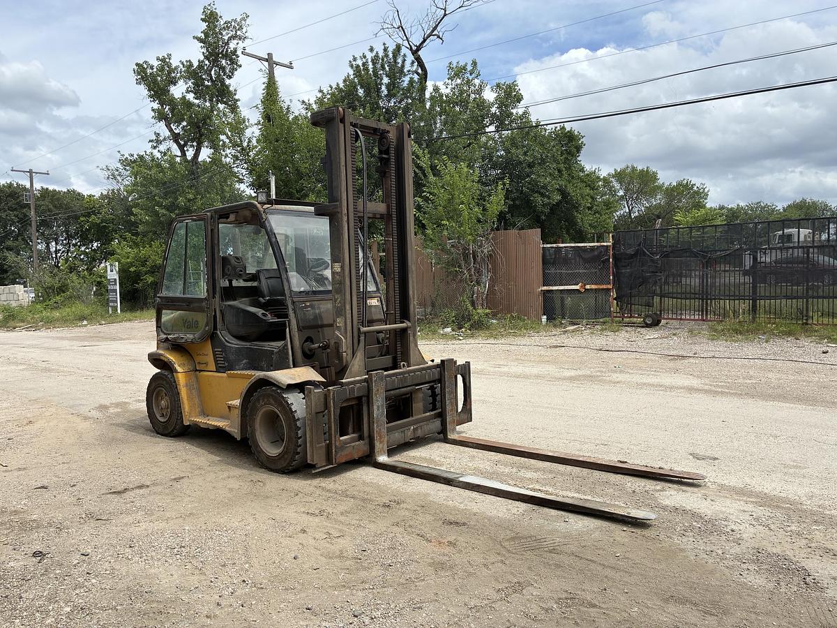 Used 2013 Yale GDP155VXNJJY126