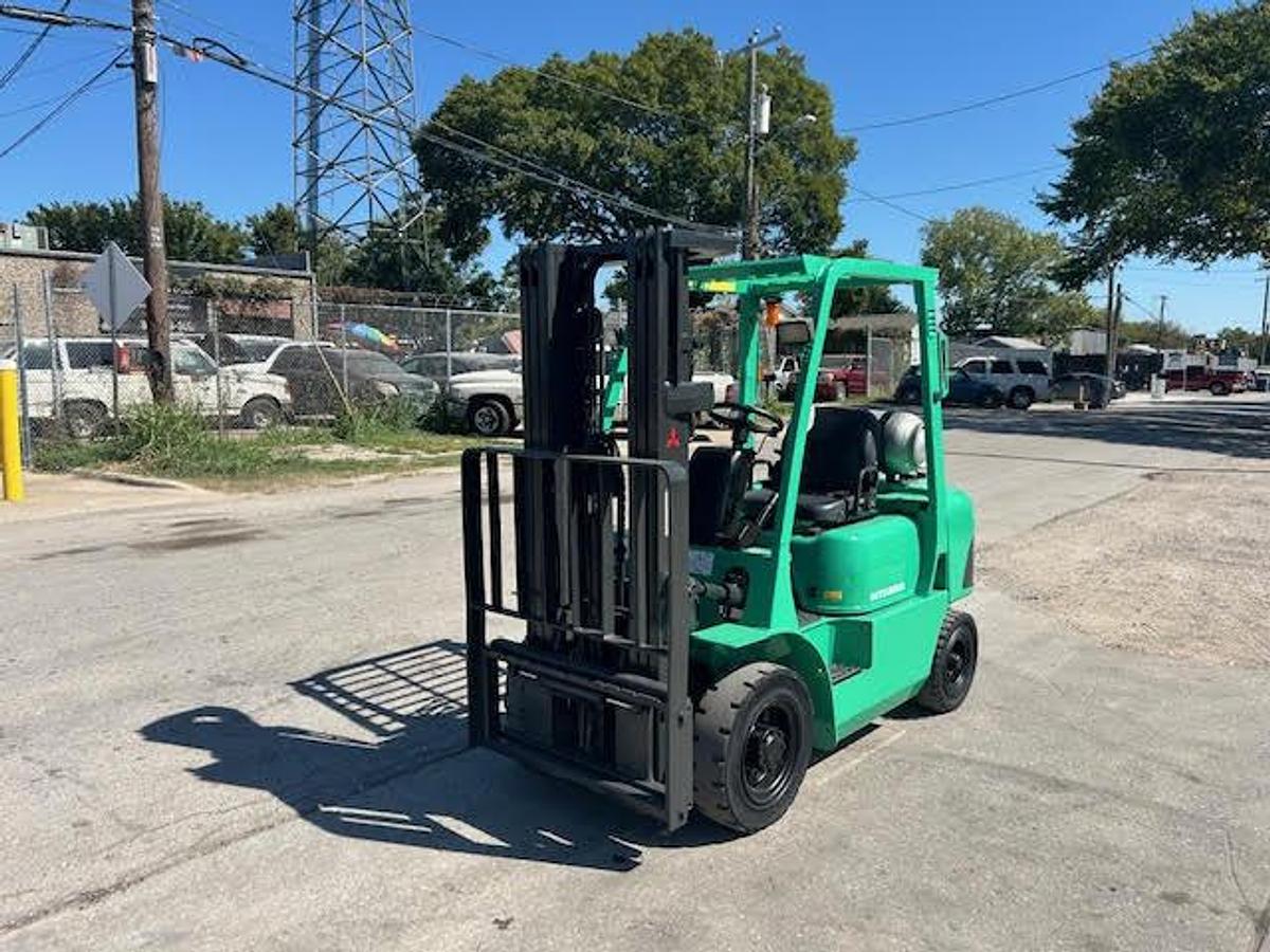 Used 2000 Mitsubishi FG25K