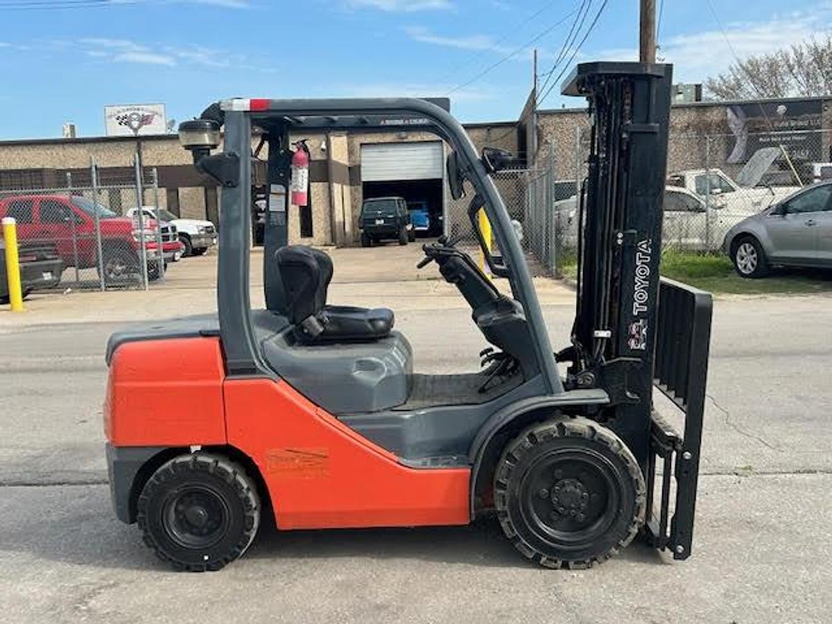 Used 2017 Toyota 8FDU30