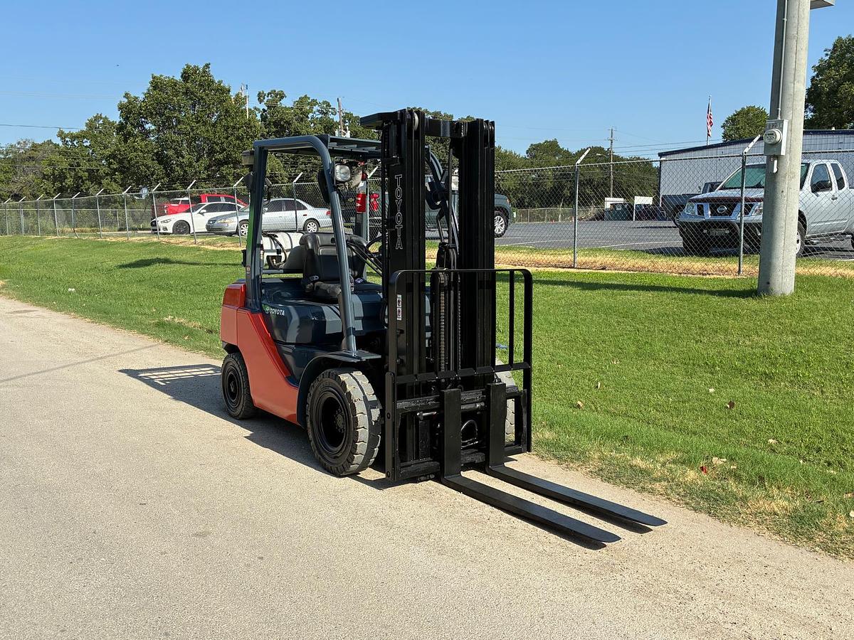 Used 2019 TOYOTA 8FGU25