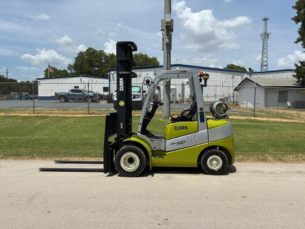 Used 2017 CLARK C30L