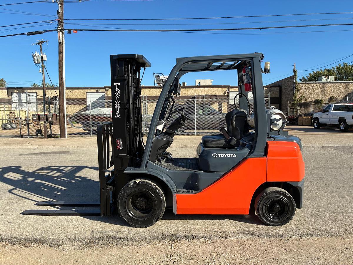 Used 2014 Toyota 8FGU25 5000 LBS