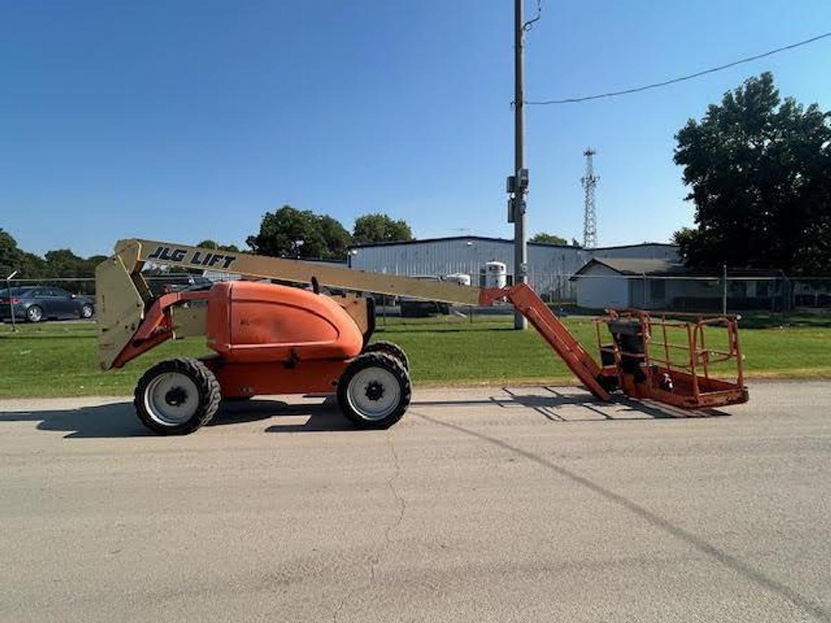 Used 2011 JLG 600AJ