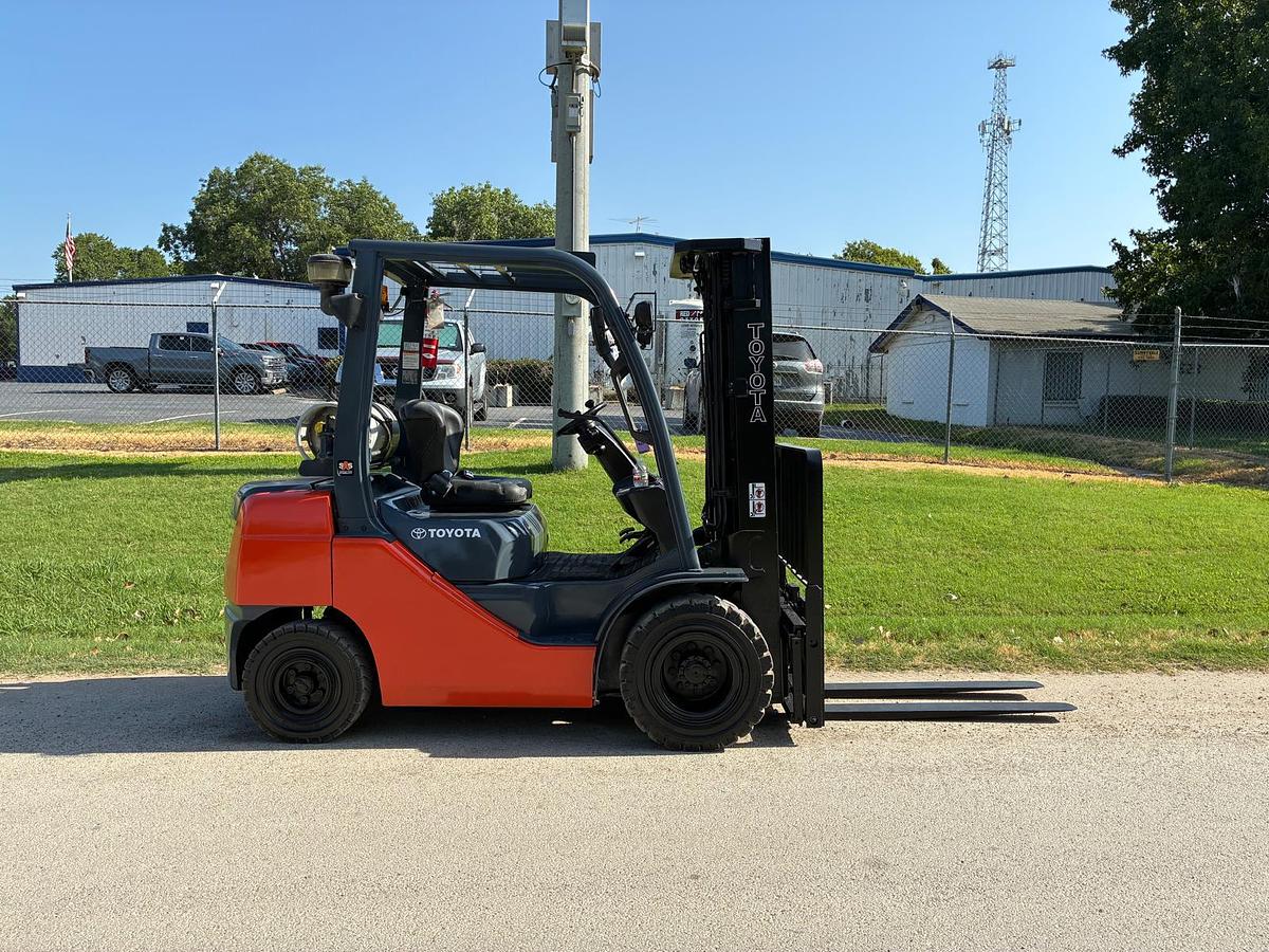 Used 2019 TOYOTA 8FGU25