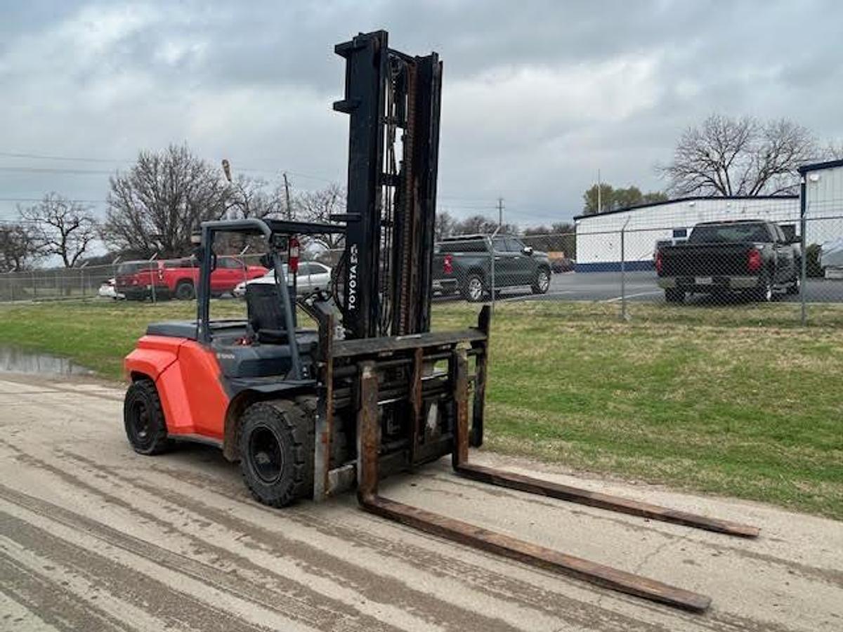 Used 2015 Toyota 8FD70U